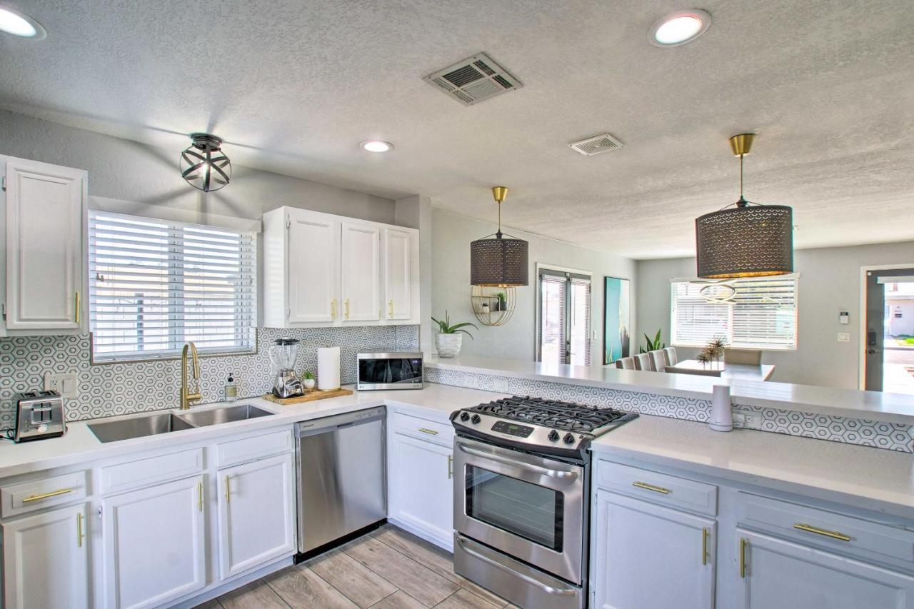 Charming Phoenix Home With Patio About 3 Miles To Dtwn! Eksteriør billede