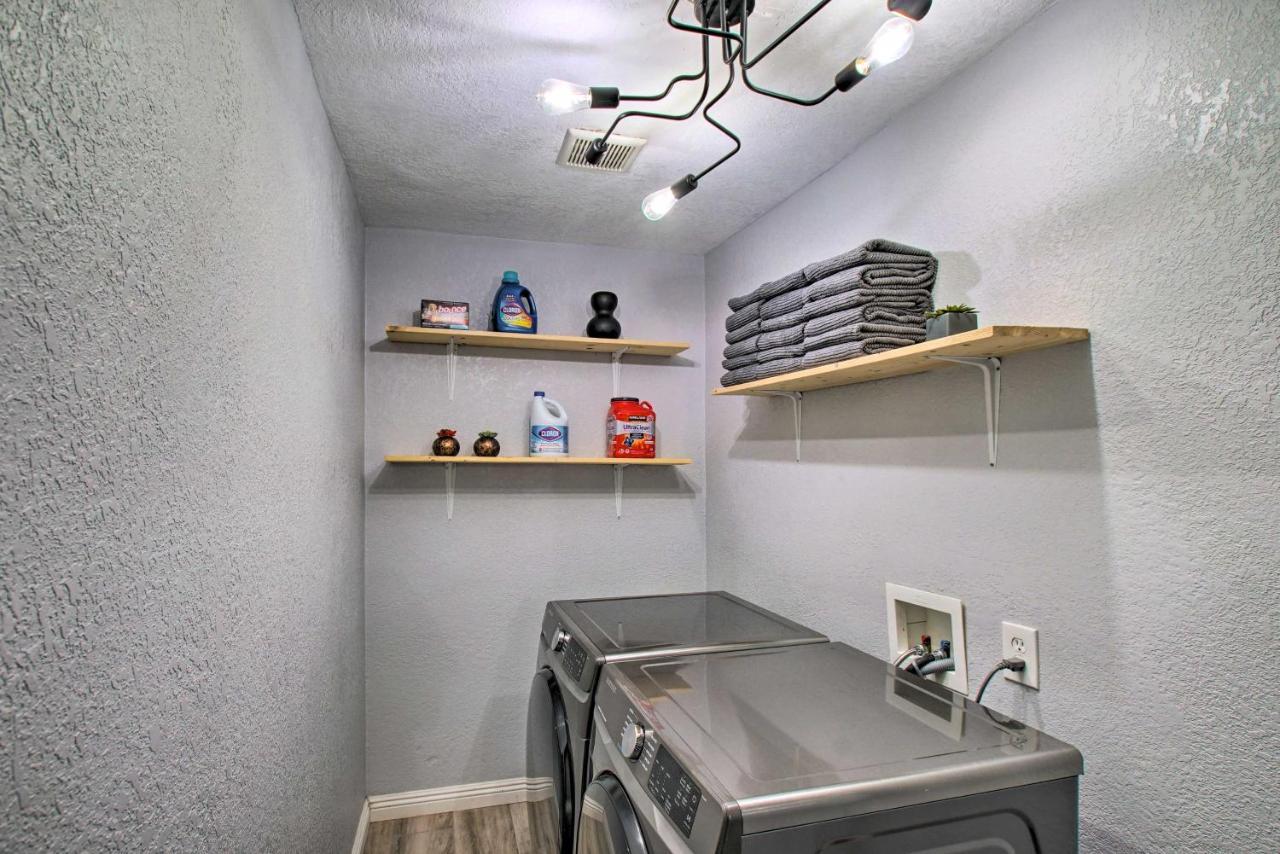 Charming Phoenix Home With Patio About 3 Miles To Dtwn! Eksteriør billede
